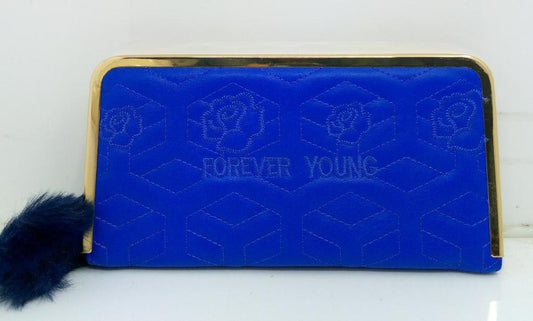 Women leather textured casual clutch